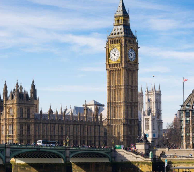 دراسة اللغة في بريطانيا